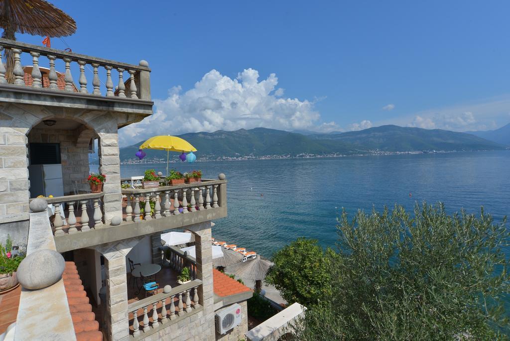 Apartments Palace Mira Mare Tivat Eksteriør bilde