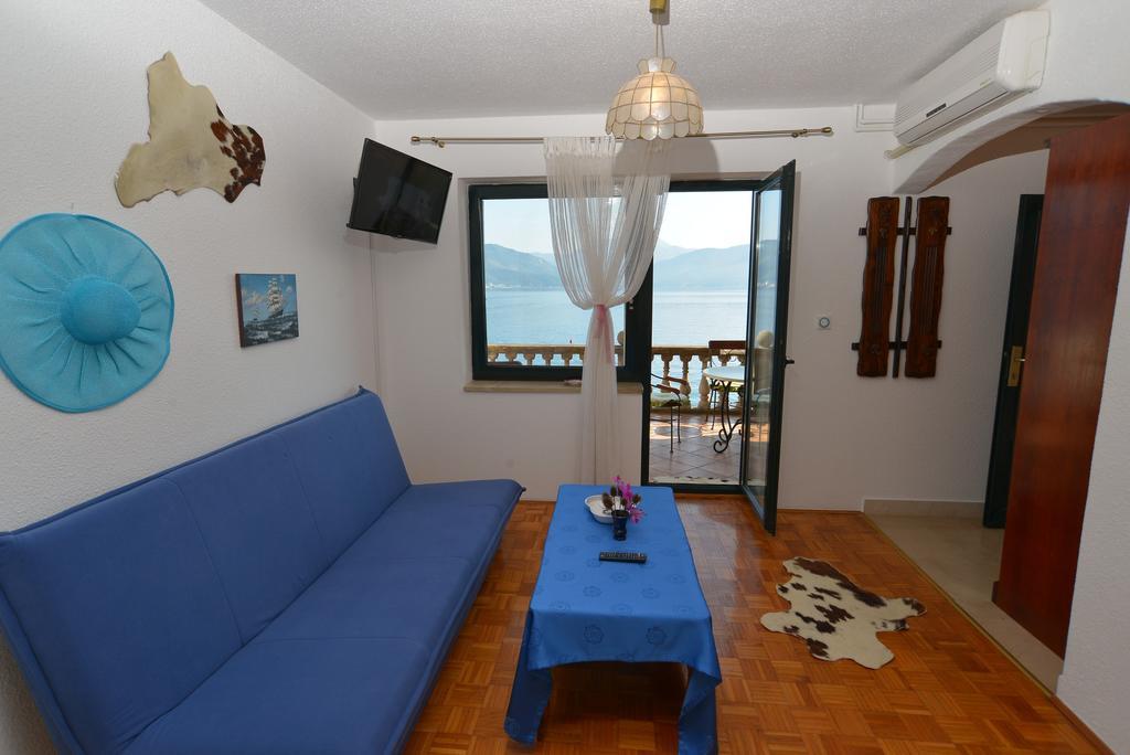 Apartments Palace Mira Mare Tivat Rom bilde