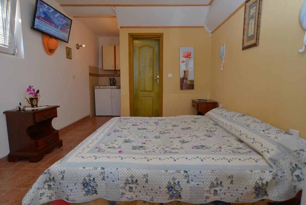Apartments Palace Mira Mare Tivat Rom bilde