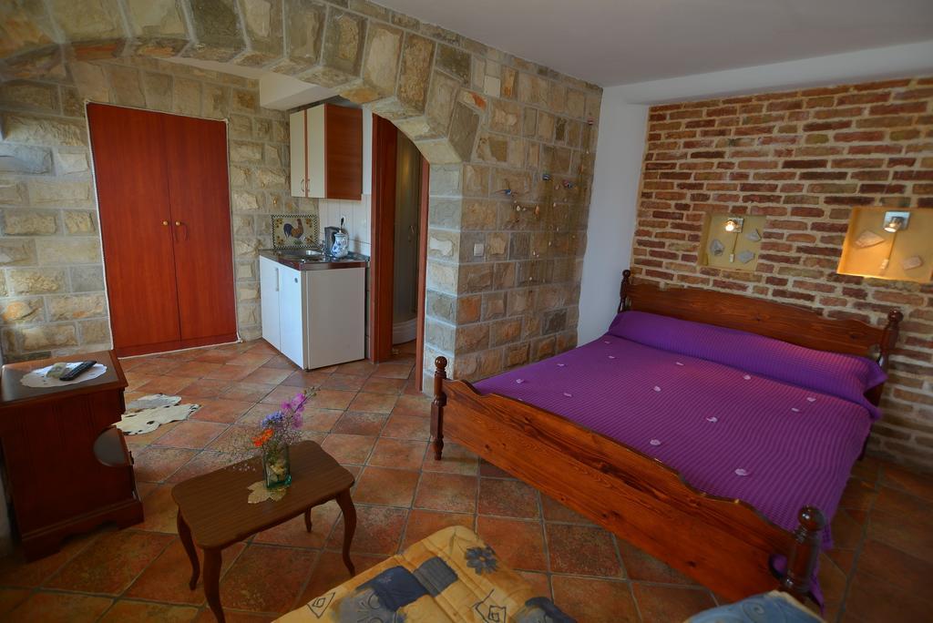 Apartments Palace Mira Mare Tivat Rom bilde
