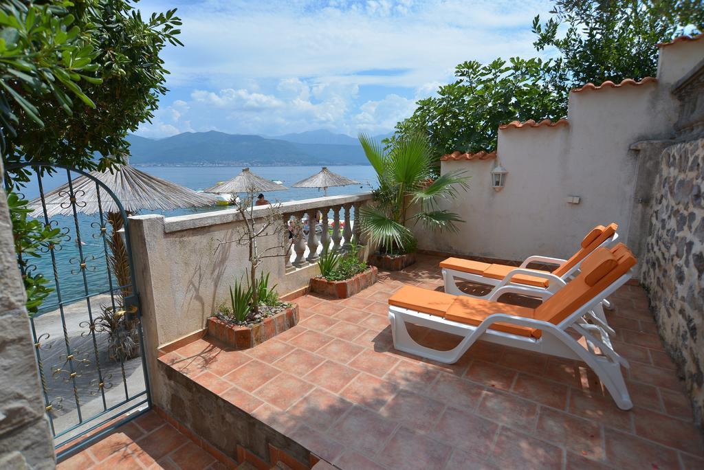 Apartments Palace Mira Mare Tivat Eksteriør bilde