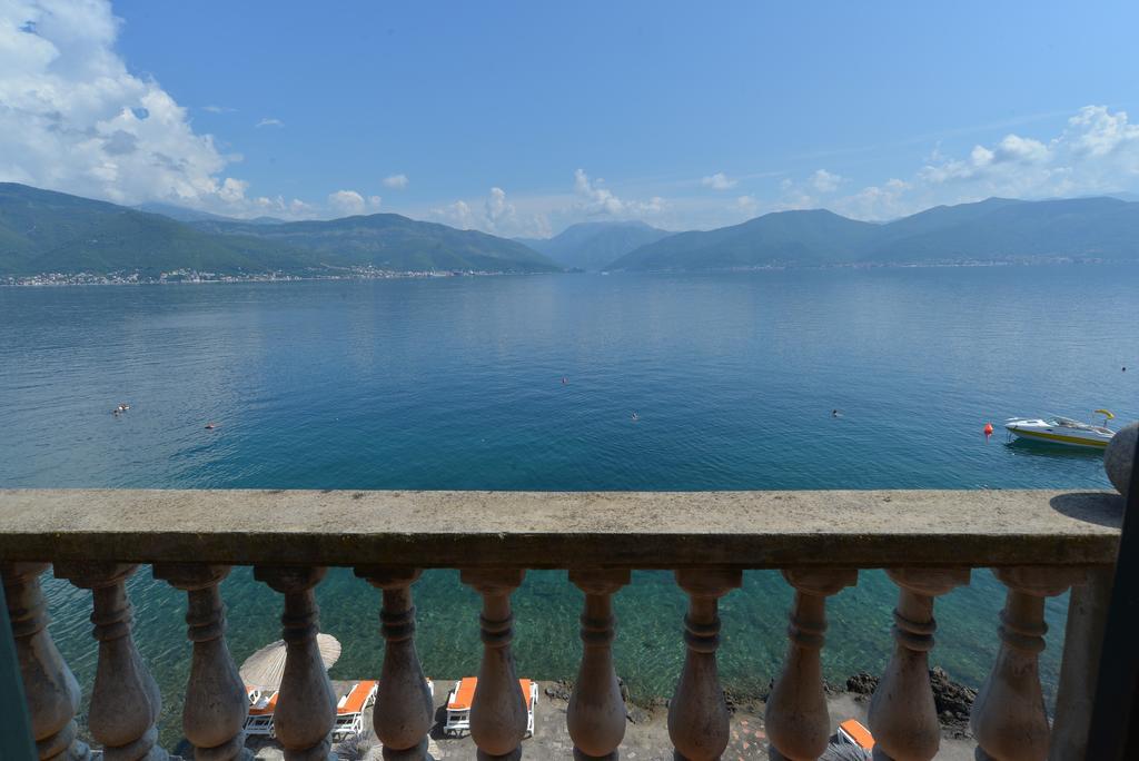 Apartments Palace Mira Mare Tivat Eksteriør bilde